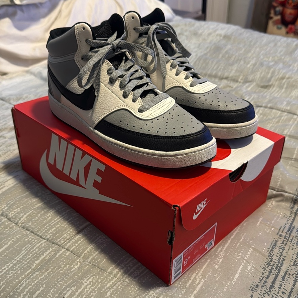Nike Court Vision Mids
